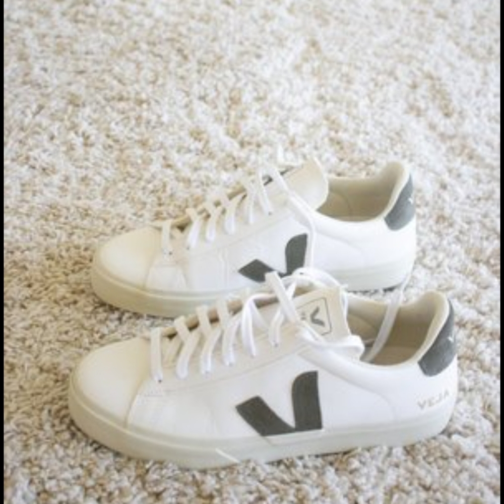 Veja Campo Chrome Free Trainers
